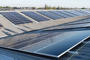 So správnym projektom sa fotovoltika oplatí každej firme | článok v spolupráci s Energie2 na webe trend.sk